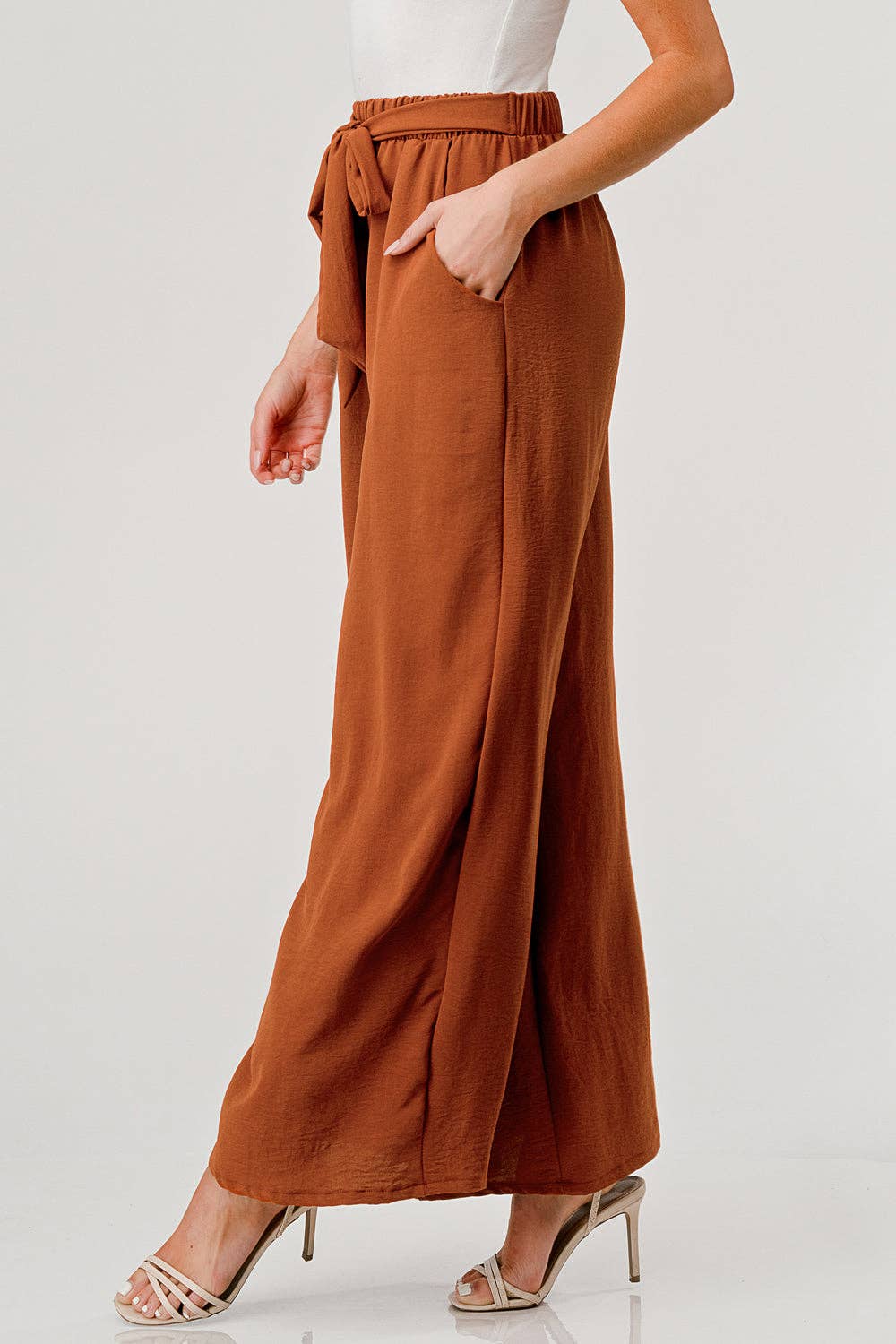 Belted Flowy Pants : Cognac