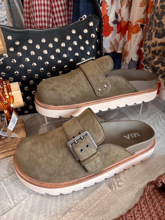 Zamira Mules - MIA