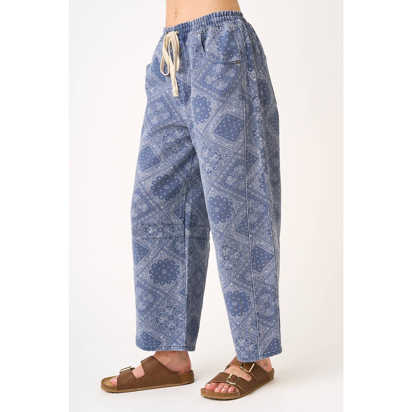 PAISLEY PRINT ELASTIC WAIST BARREL LEG PANTS