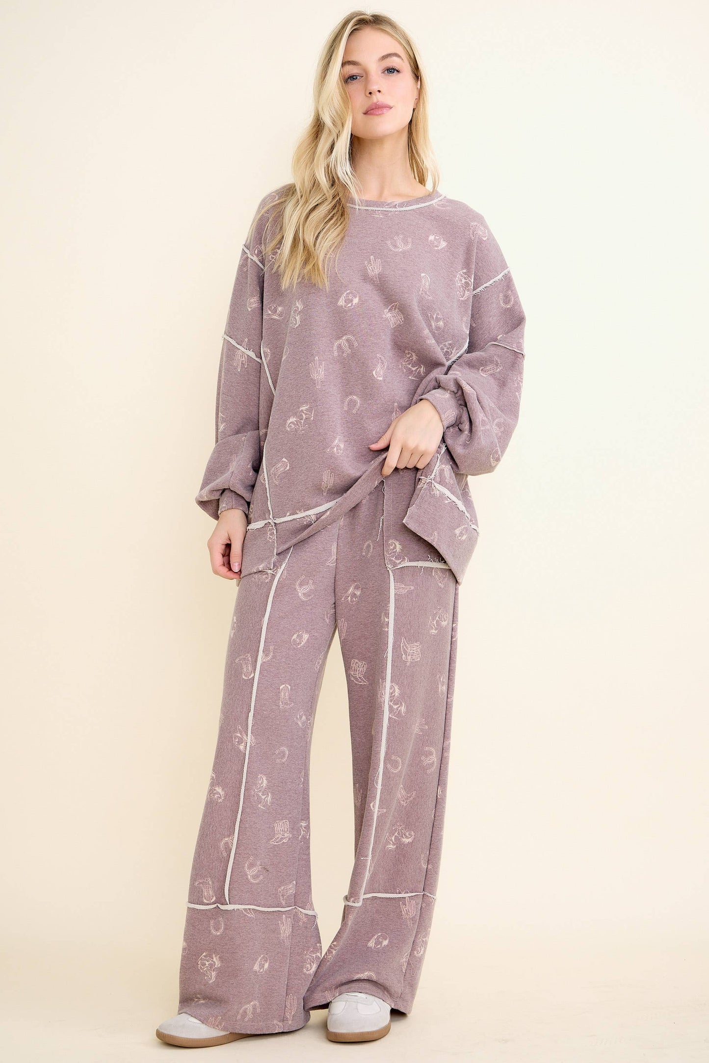 Western Graphic Comfy Sweatshirt