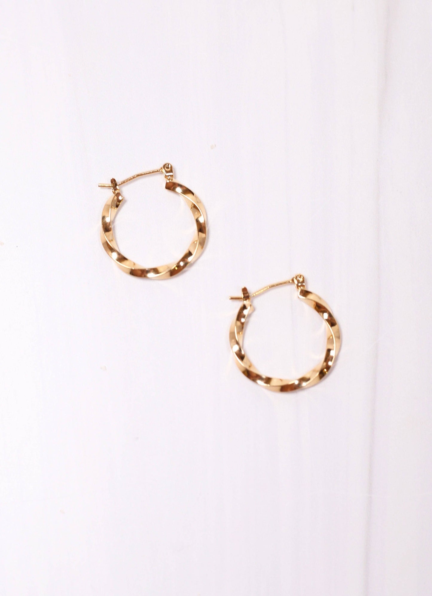 Hemmingford Twisted Hoop Earring GOLD: Default