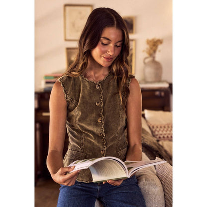 Scallop Corduroy Vest
